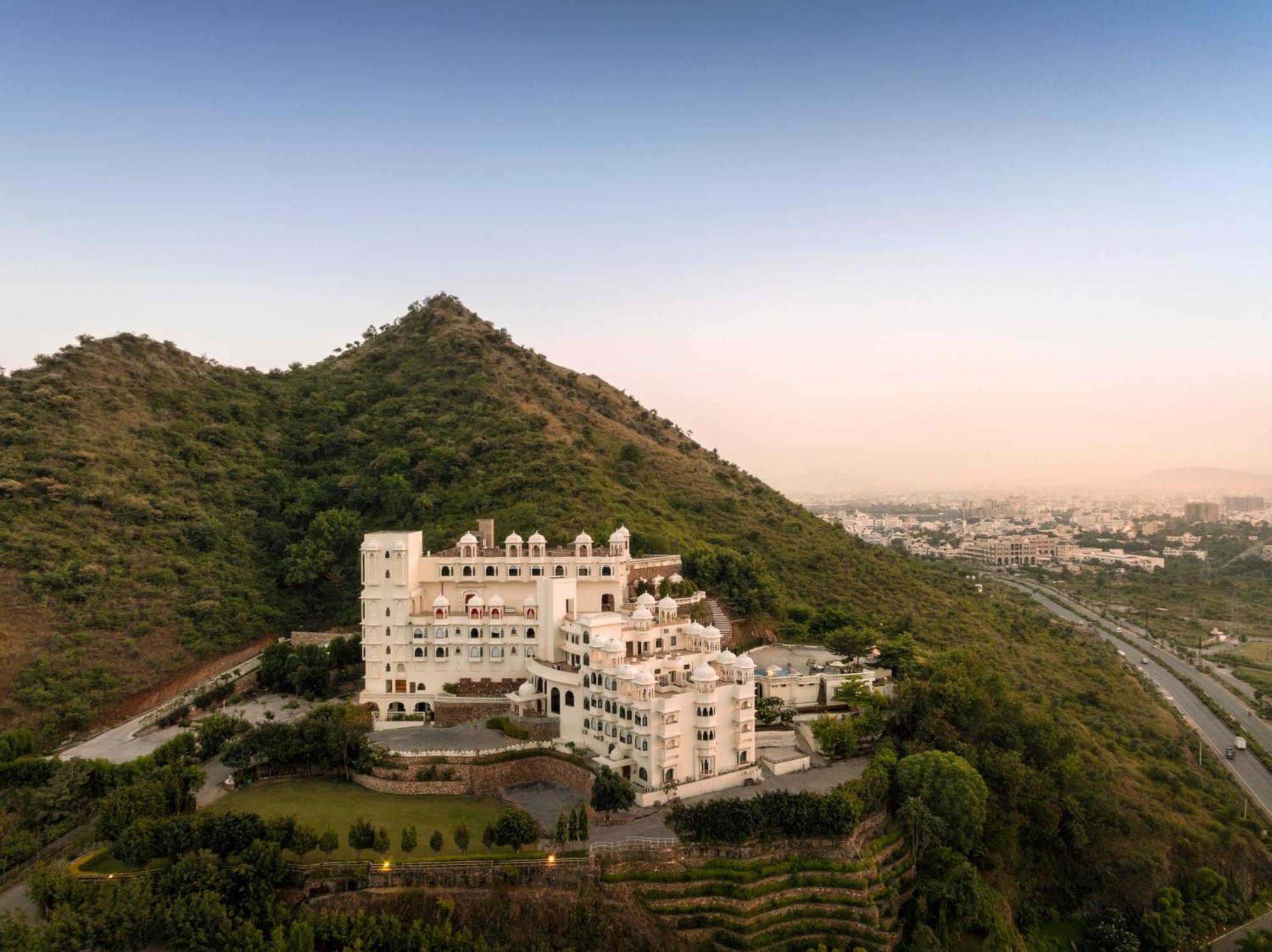 Bhairavgarh Palace Udaipur Exteriör bild