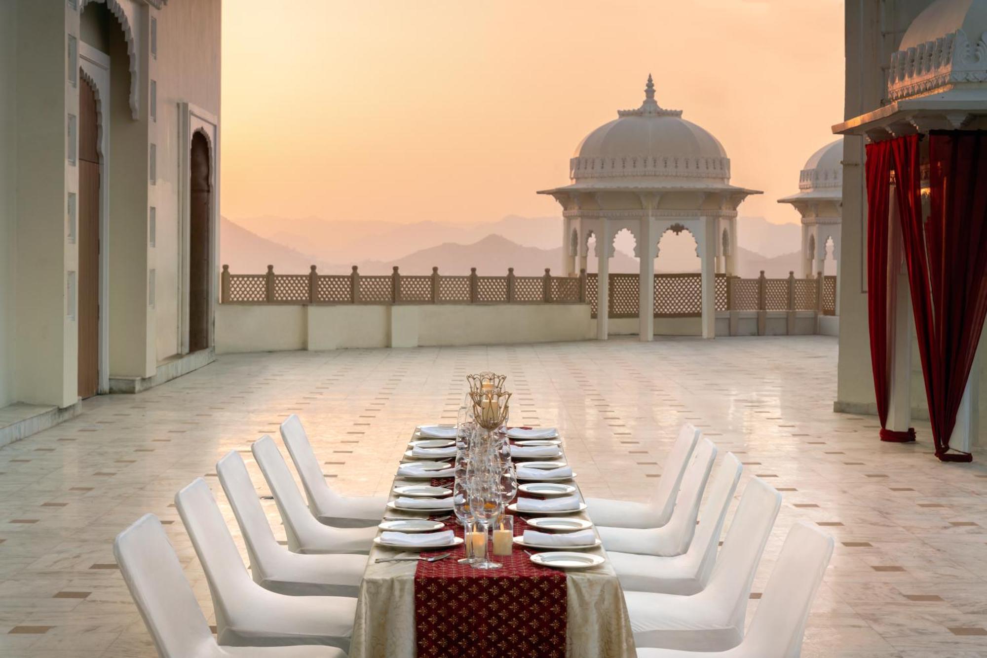 Bhairavgarh Palace Udaipur Exteriör bild