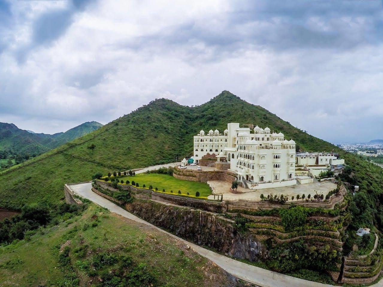 Bhairavgarh Palace Udaipur Exteriör bild